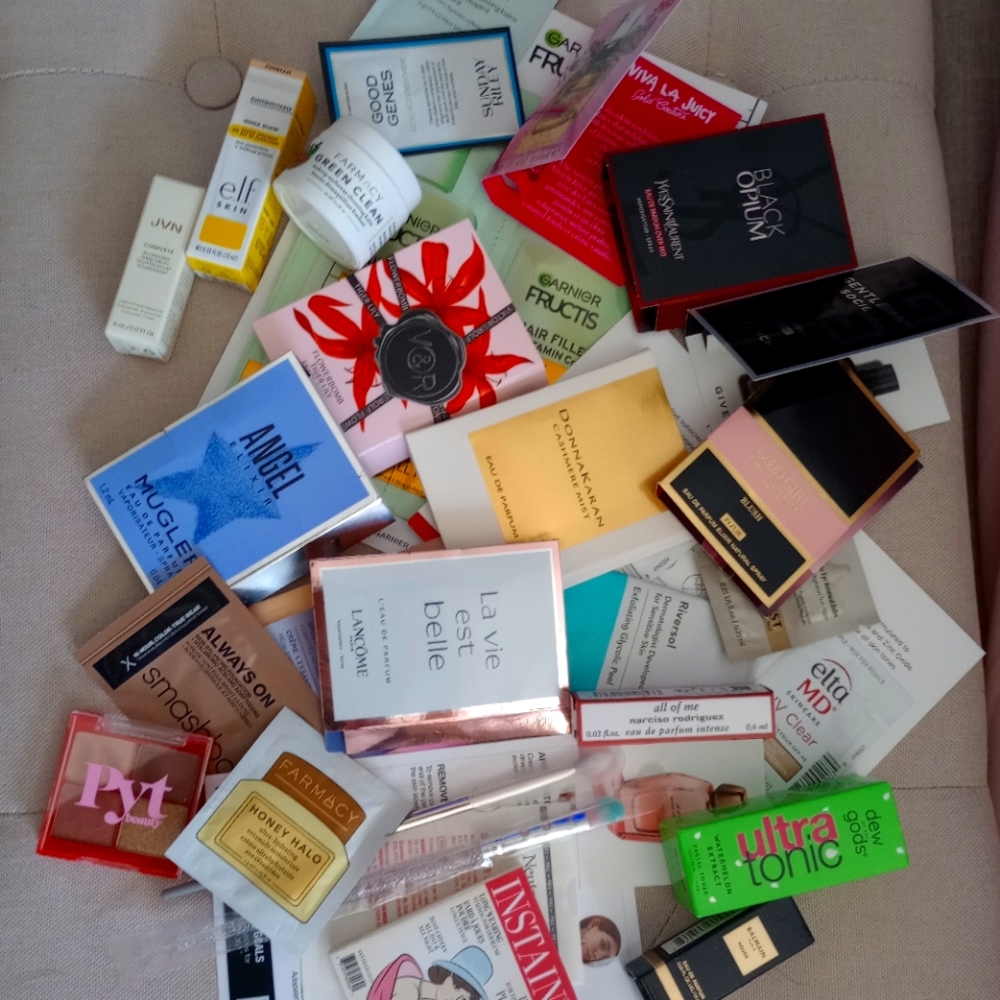 30+ piece beauty samples